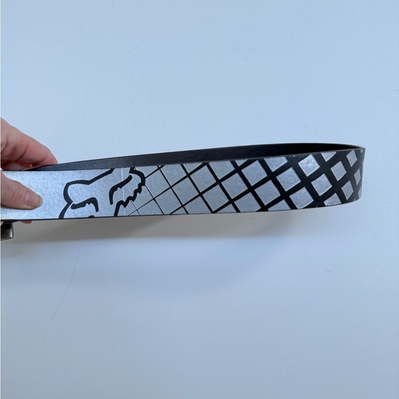 Fox Racing Black Belt with Distressed Silver Buckle 35 - 41 waist - Picture 7 of 11